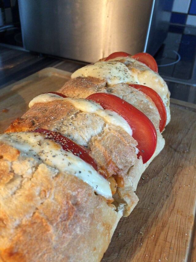 Ciabatta Brot mit dem DLC Tomate und Mozzarella